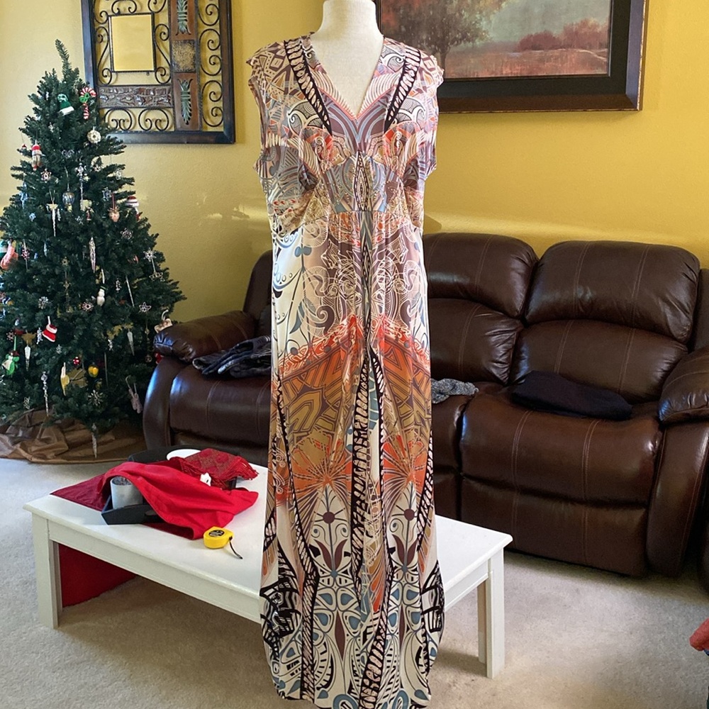 World Unity dress - Picture 2 of 8
